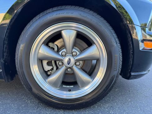 Used 2006 Ford Mustang GT Premium RWD image 17