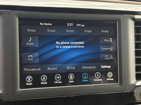 Used 2021 Chrysler Voyager Lxi image 17