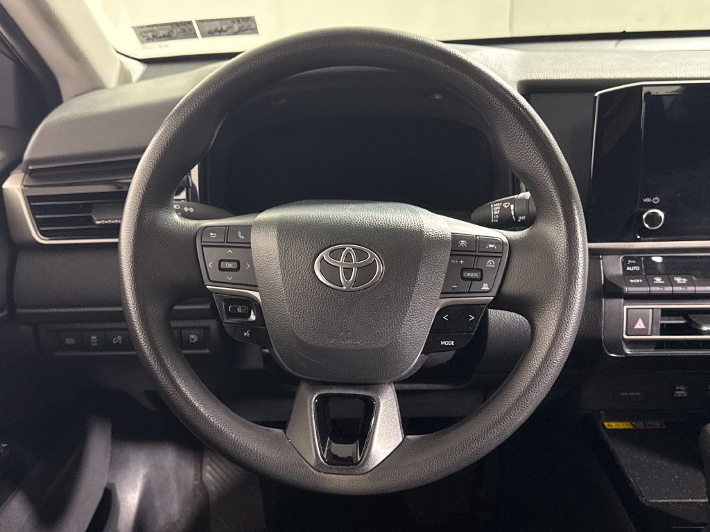 Used 2025 Toyota Camry LE FWD image 18