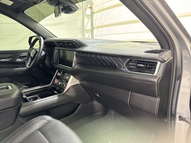 Used 2023 GMC Yukon XL Denali AWD/4WD image 29