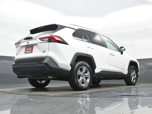 Used 2025 Toyota RAV4 XLE AWD/4WD image 31