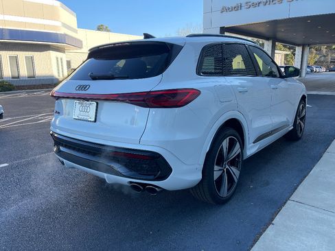 New 2025 Audi SQ5 Premium Plus image 10