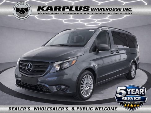 Used 2017 Mercedes-Benz Metris Passenger image 1