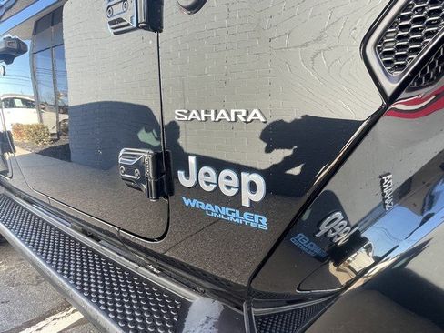 Used 2022 Jeep Wrangler Unlimited Sahara image 5