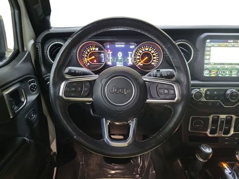 Used 2018 Jeep Wrangler Unlimited Sahara AWD/4WD image 23
