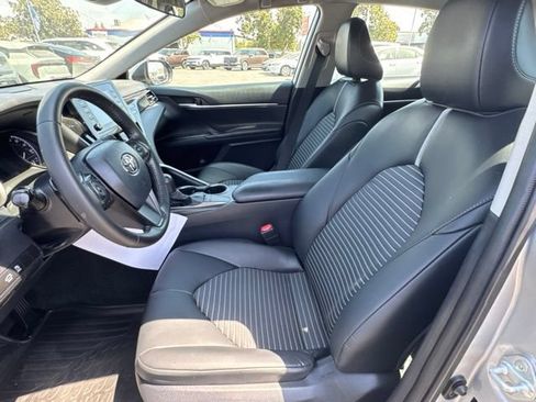 Used 2023 Toyota Camry SE FWD image 10