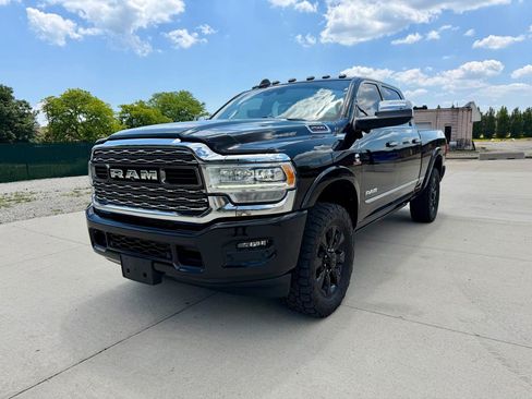Used 2020 RAM 2500 Limited AWD/4WD image 3