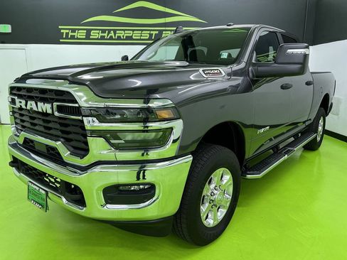 Used 2025 RAM 2500 Big Horn AWD/4WD image 5