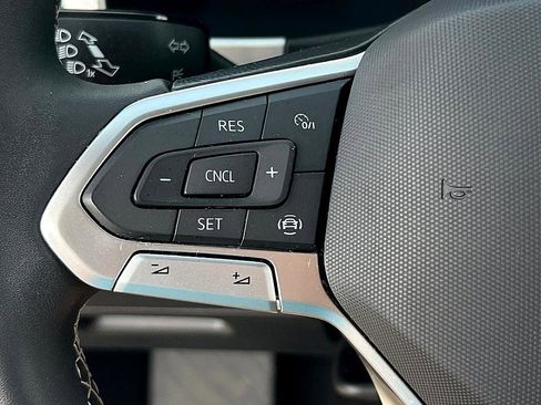 Used 2023 Volkswagen Atlas Cross Sport SE image 18