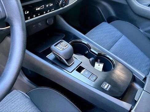 Certified 2023 Nissan Rogue SV image 15