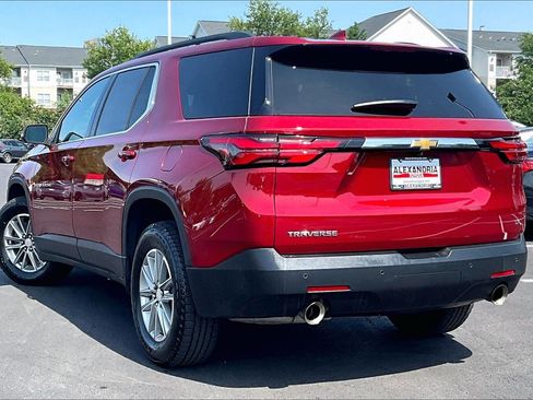 Used 2023 Chevrolet Traverse LT FWD image 11