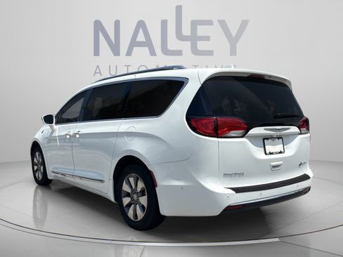 Used 2019 Chrysler Pacifica Limited w/ Advanced Safetytec Group FWD image 5