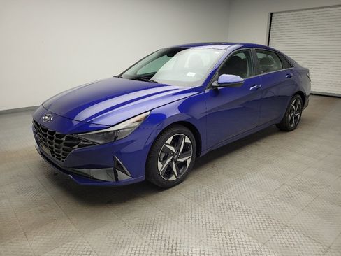 Used 2022 Hyundai Elantra Limited w/ Cargo Package FWD image 2