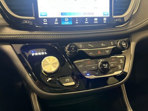 New 2026 Chrysler Pacifica Limited w/ S Appearance Package image 24