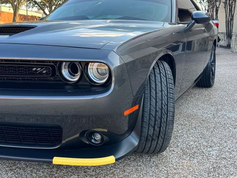 Used 2023 Dodge Challenger R/T w/ Plus Package image 3