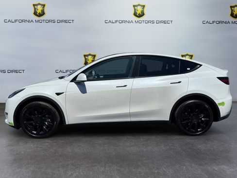 Used 2023 Tesla Model Y Long Range AWD/4WD image 2