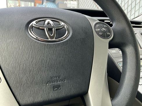 Used 2012 Toyota Prius Three image 19