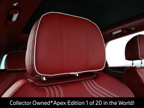 Used 2025 Bentley Bentayga AWD/4WD image 18