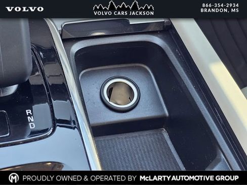 Used 2023 Volvo XC90 B5 Core w/ Protection Package Premier image 23