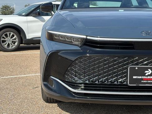 New 2026 Toyota Crown Nightshade image 4