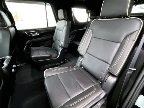 Used 2022 GMC Yukon SLT w/ SLT Premium Package image 21