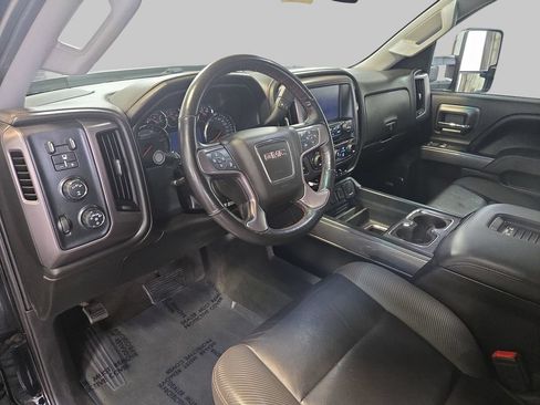 Used 2017 GMC Sierra 2500 SLT w/ All-Terrain HD Package AWD/4WD image 18