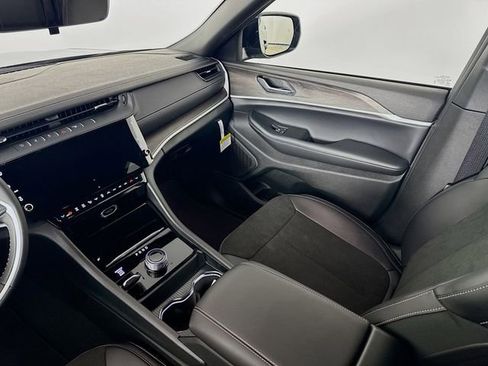 New 2026 Jeep Grand Cherokee L L LAREDO ALTITUDE 4X4 image 25