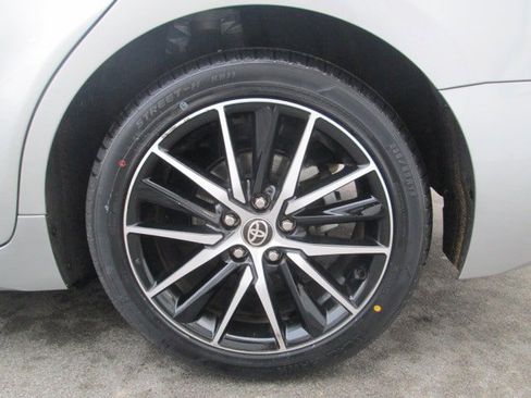 Used 2024 Toyota Camry SE FWD image 7