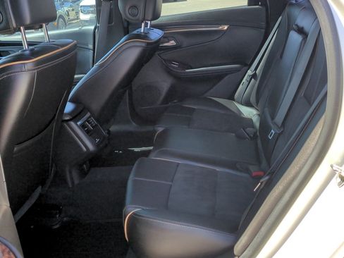 Used 2014 Chevrolet Impala LT FWD image 26