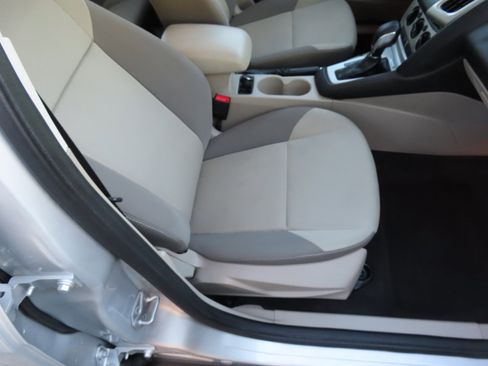 Used 2014 Ford Focus SE image 16
