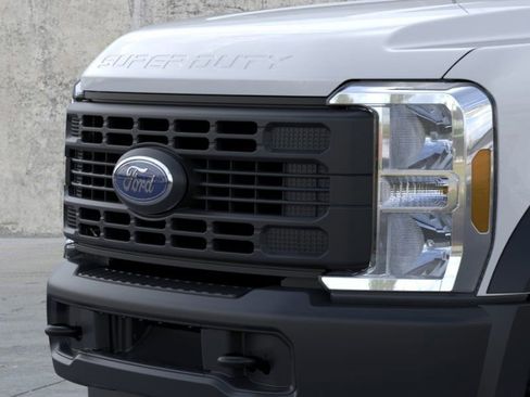New 2026 Ford F550 4x4 Regular Cab Super Duty image 17