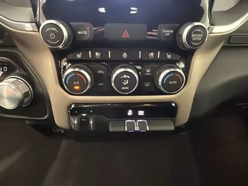 Used 2022 RAM 1500 Laramie AWD/4WD image 22