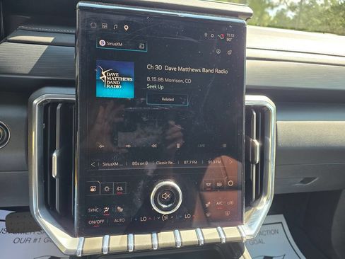 Used 2026 GMC Acadia Elevation w/ Elevation Premium Package FWD image 29