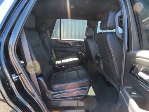 Used 2025 GMC Yukon Denali AWD/4WD image 29