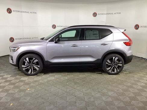 New 2026 Volvo XC40 B5 Ultra w/ Climate Package image 7