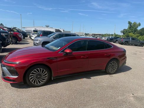 Used 2025 Hyundai Sonata Limited FWD image 1