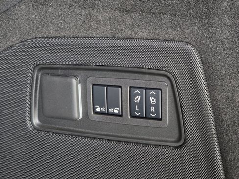 Used 2025 Cadillac Escalade V AWD/4WD image 21