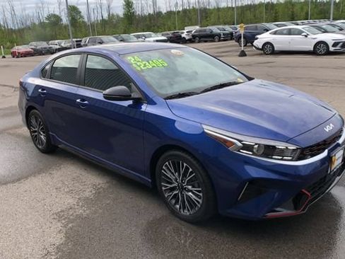 Used 2024 Kia Forte GT-Line w/ GT-Line Premium Package FWD image 7