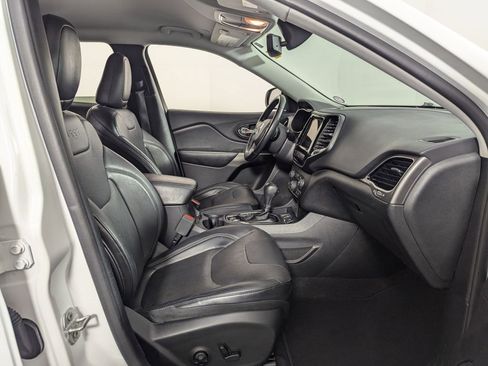 Used 2020 Jeep Cherokee Limited image 36