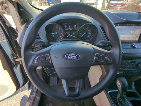Used 2019 Ford Escape SE image 25