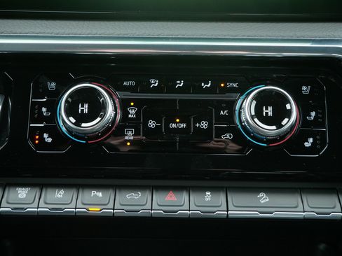 New 2026 GMC Sierra 3500 Denali w/ Denali Reserve Package image 8