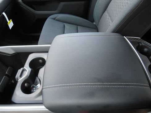 New 2026 RAM 1500 4x4 Crew Cab image 36