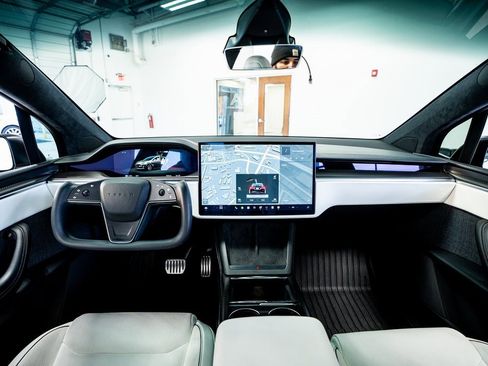 Used 2022 Tesla Model X Plaid image 52