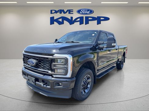 Used 2023 Ford F250 Lariat w/ Sport Appearance Package AWD/4WD image 3