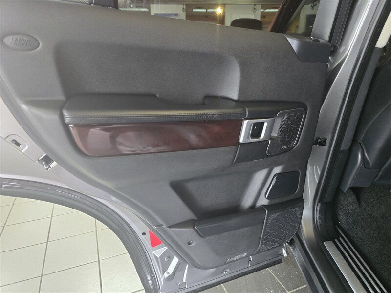 Used 2007 Land Rover Range Rover HSE AWD/4WD image 10