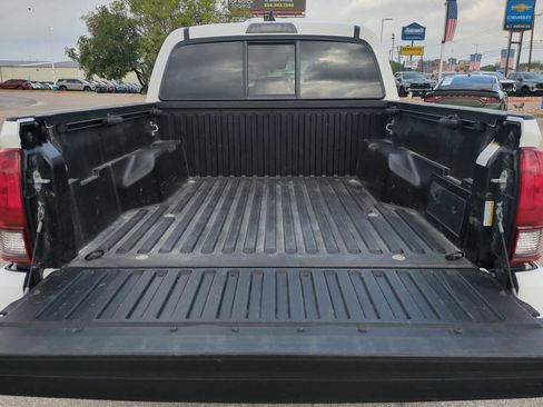 Used 2023 Toyota Tacoma SR AWD/4WD image 23