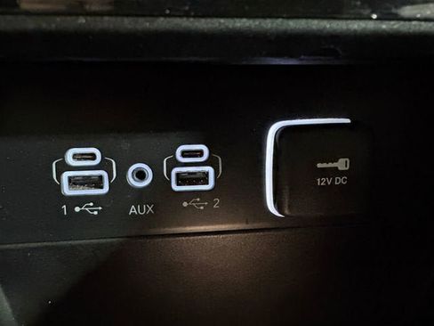 Used 2024 Jeep Grand Cherokee Limited image 18