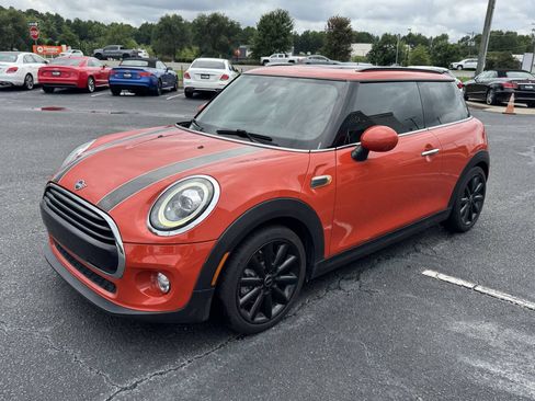 Used 2019 MINI Cooper 2-Door Hardtop FWD image 3