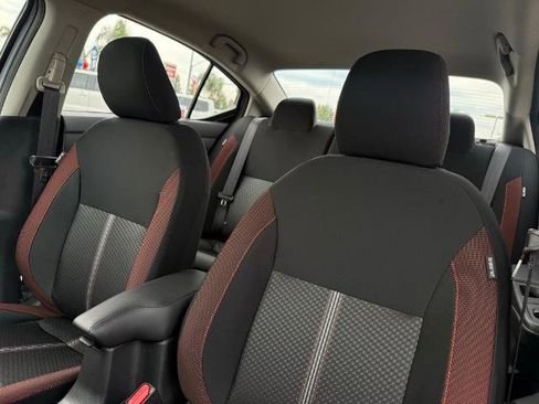 New 2025 Nissan Versa SR w/ Trunk Package image 15