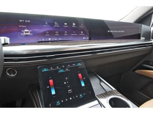Certified 2026 Cadillac Escalade Luxury w/ LPO, Floor Liner Package AWD/4WD image 18